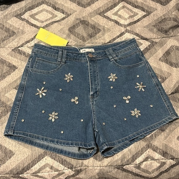Kiwi High Rise Denim Shorts With Rhinestones NEW - Picture 1 of 6